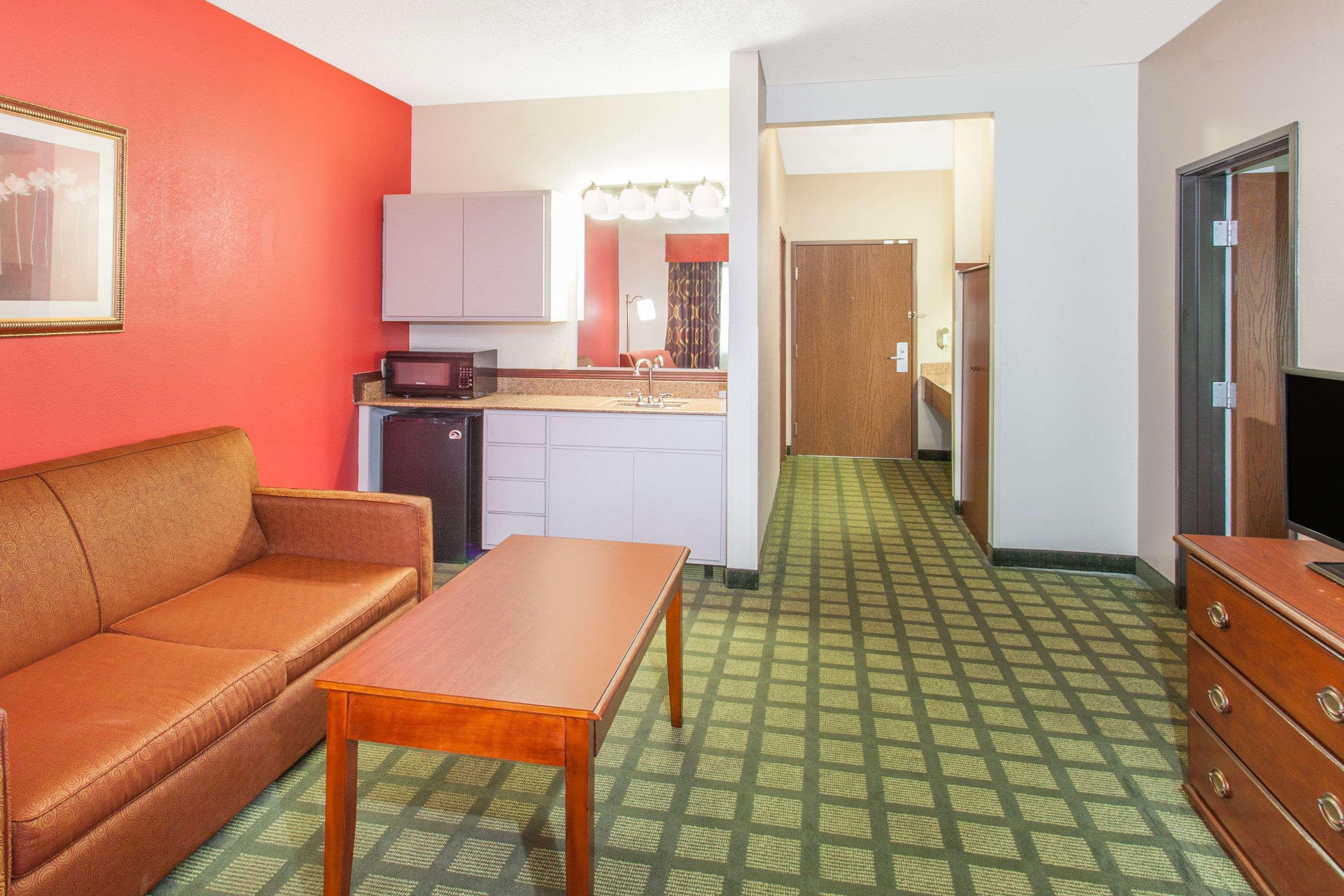 Ramada Limited Decatur Hotel Forsyth Buitenkant foto